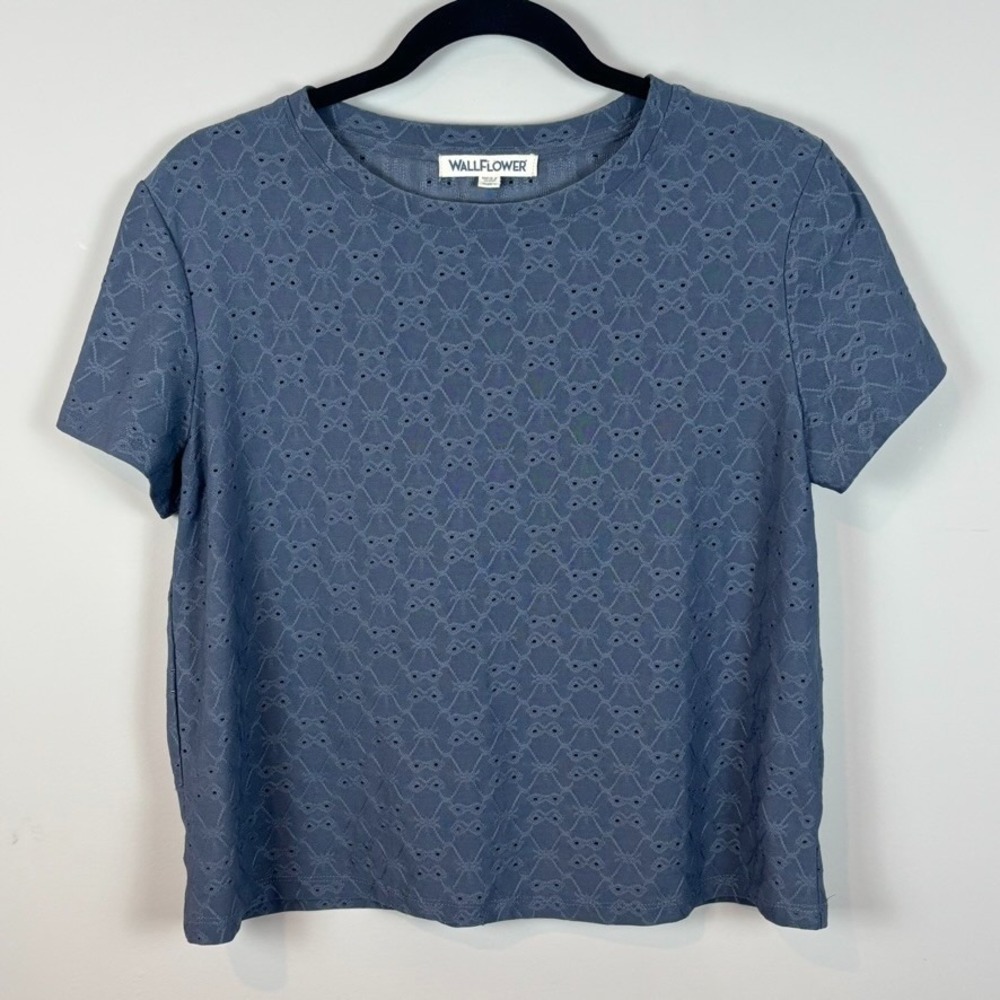 Wallflower Blue Eyelet Cottagecore Cropped Boxy Womens Short Sleeve Tee size LG